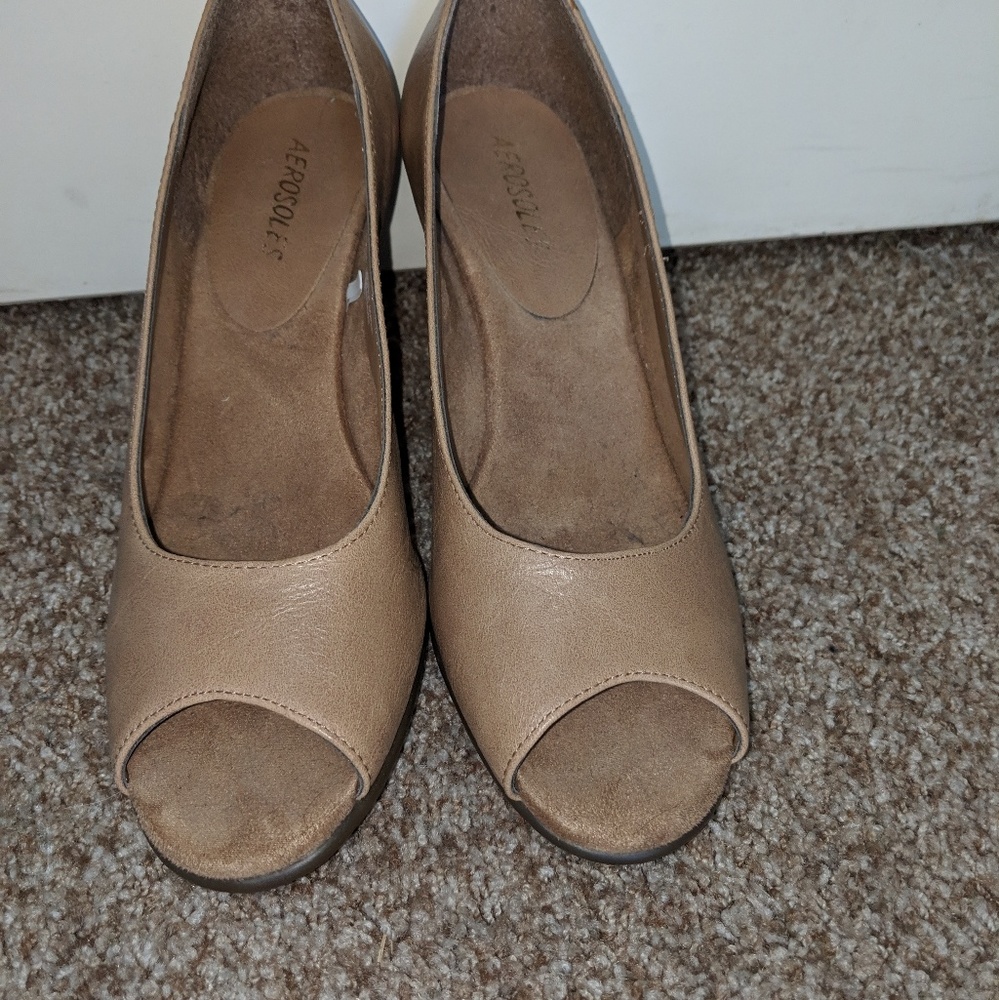 8 1/2  camel wedges